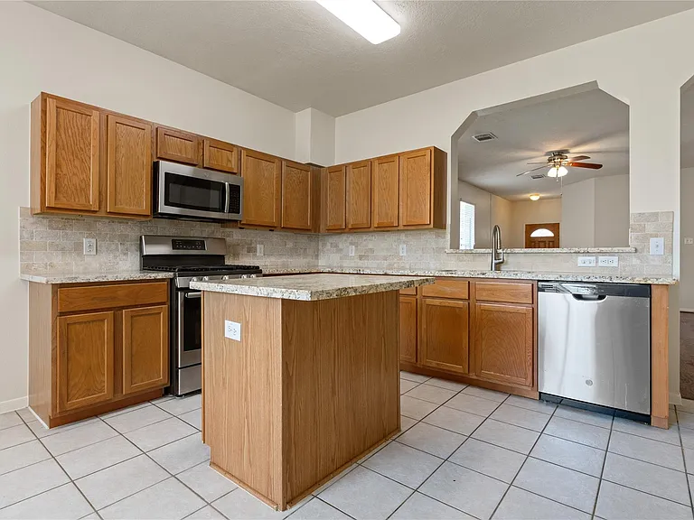 7814 Yaupon Ranch Ct — Photo 15