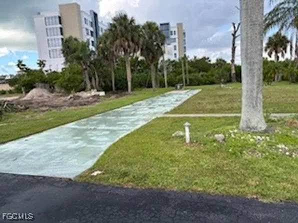 13711 Dowitcher Dr, Fort Myers, FL 33908