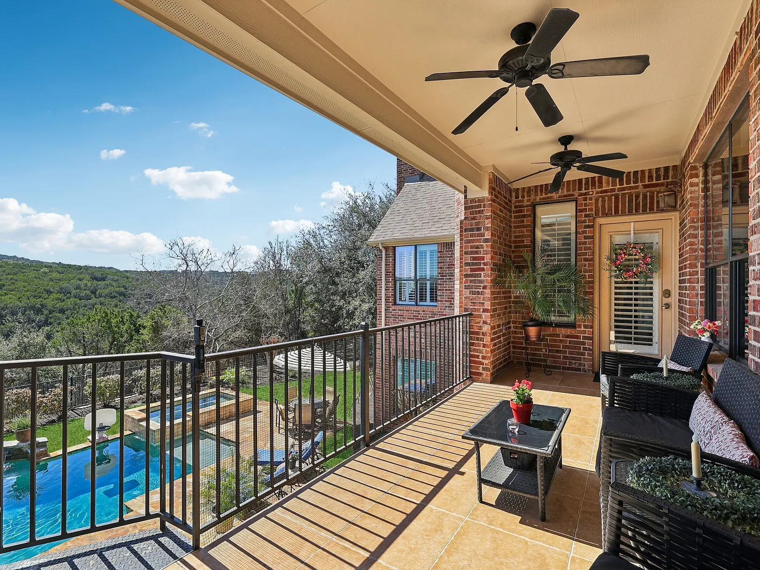 6 bed, 6850 sqft, $17,500 — Photo 2
