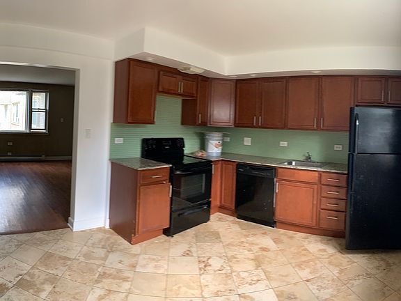 4th image of 7632 N Milwaukee Ave #B