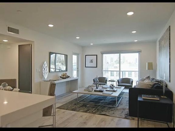 4th image of 10608 Santa Monica Blvd #202