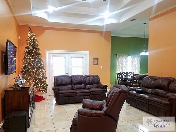 4th image of 1010 Palm Ave #13