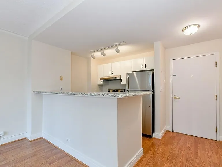 534 Beacon St #502 — Photo 4