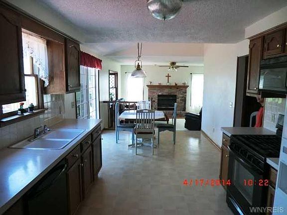 5th image of 8112 Red Clover Ave