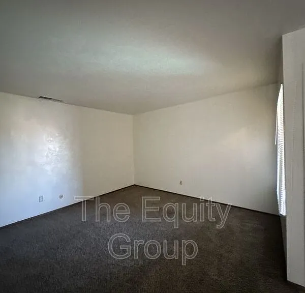 733 S County Center Dr #H — Photo 9