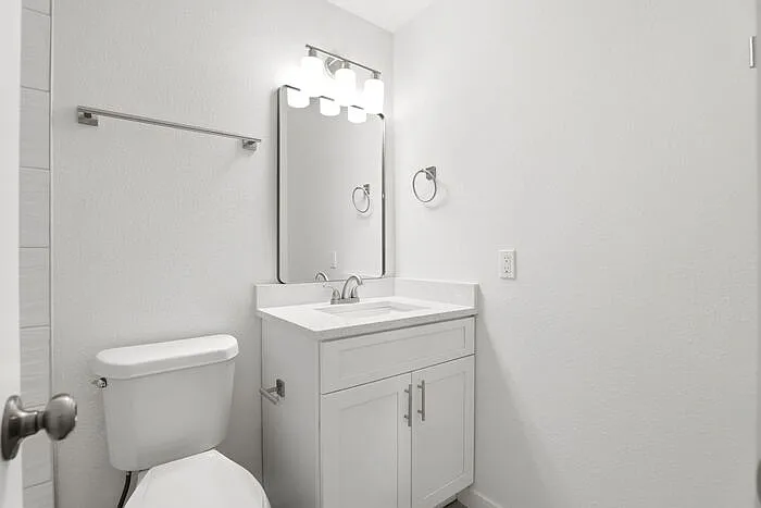 1101 Laurel Oaks Ct — Photo 10