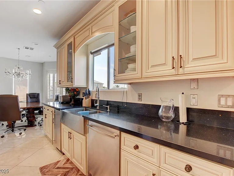 3541 Winter Wren St — Photo 16