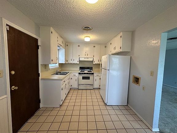 3rd image of 829 Owl St #831