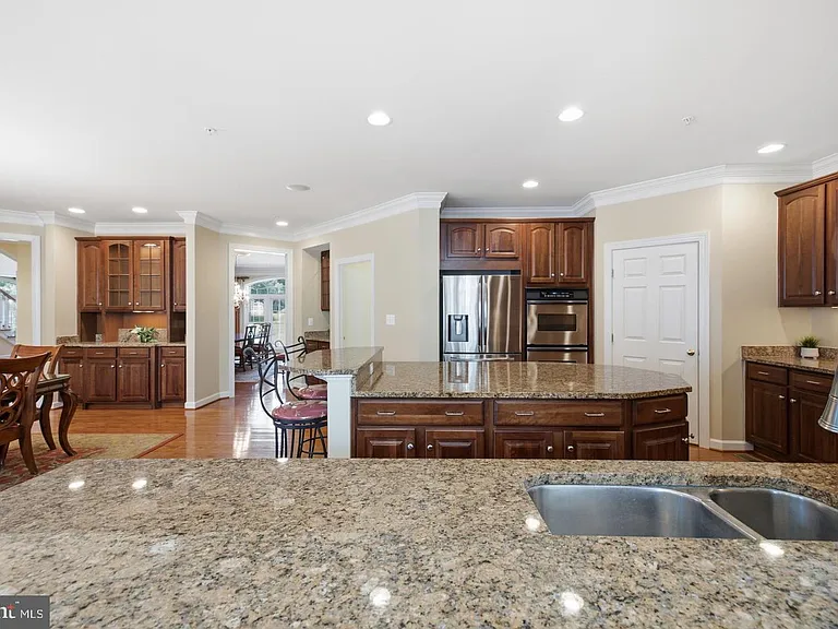 14140 Seneca Rd — Photo 48