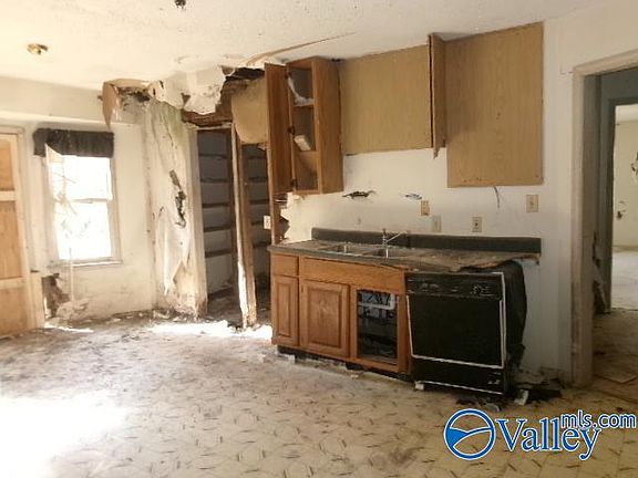 3rd image of 509 Colonial Dr