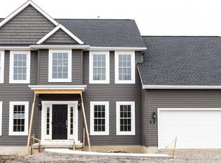 10 Hidden Mdw, Lancaster, NY 14086