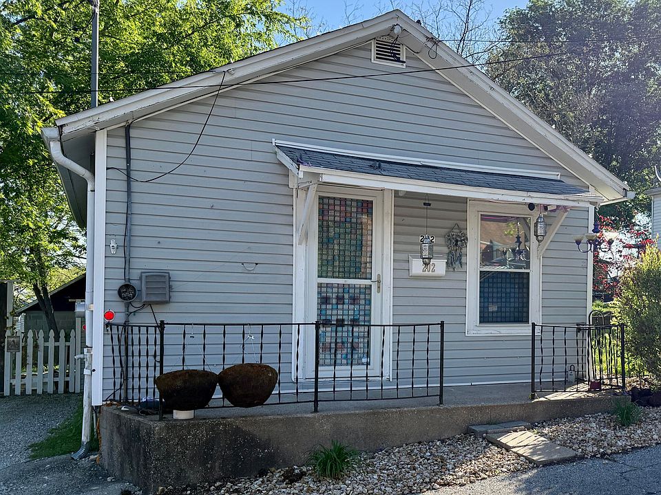 1st image of 202 W Hess Way
