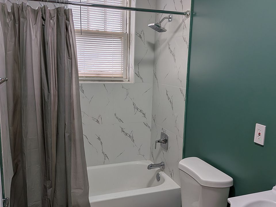 1st image of 4053 S Grand Blvd #4