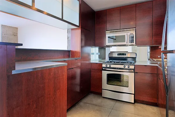 Rented by Halstead Real Estate | media 20