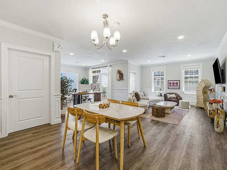 320 Middlesex Ave #D208 — Photo 54