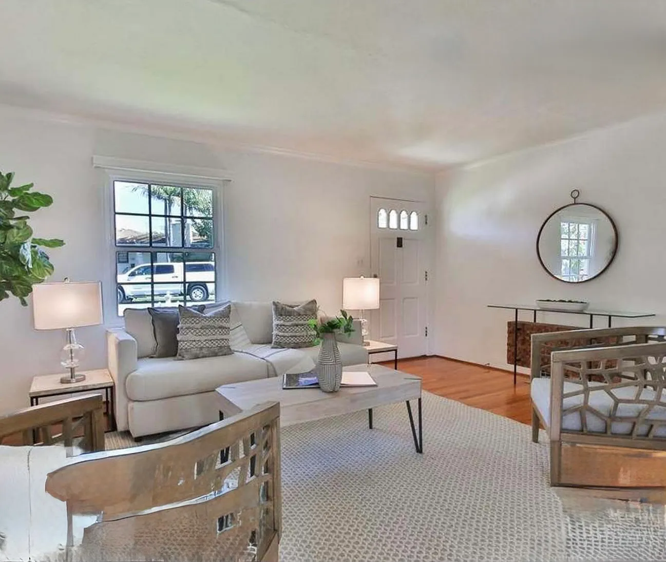2 bed, 941 sqft, $4,500 — Photo 3