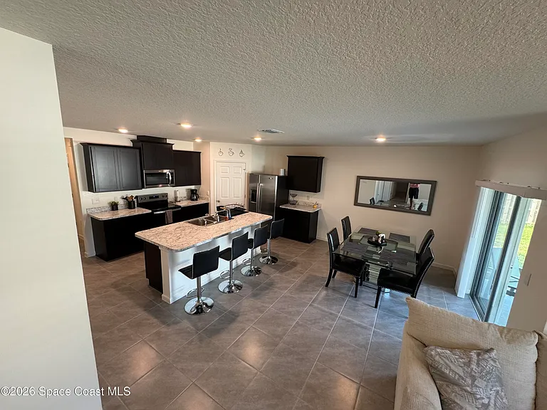 1349 Ashford Ave NE — Photo 16