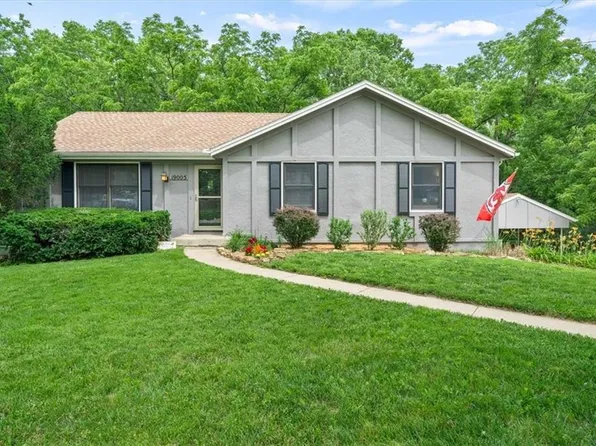 19005 Lowell Ave, Stilwell, KS 66085