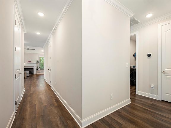 3rd image of 7225 Mercedes Ln
