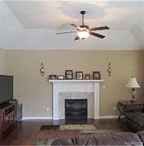 3rd image of 6674 Haymarket Dr