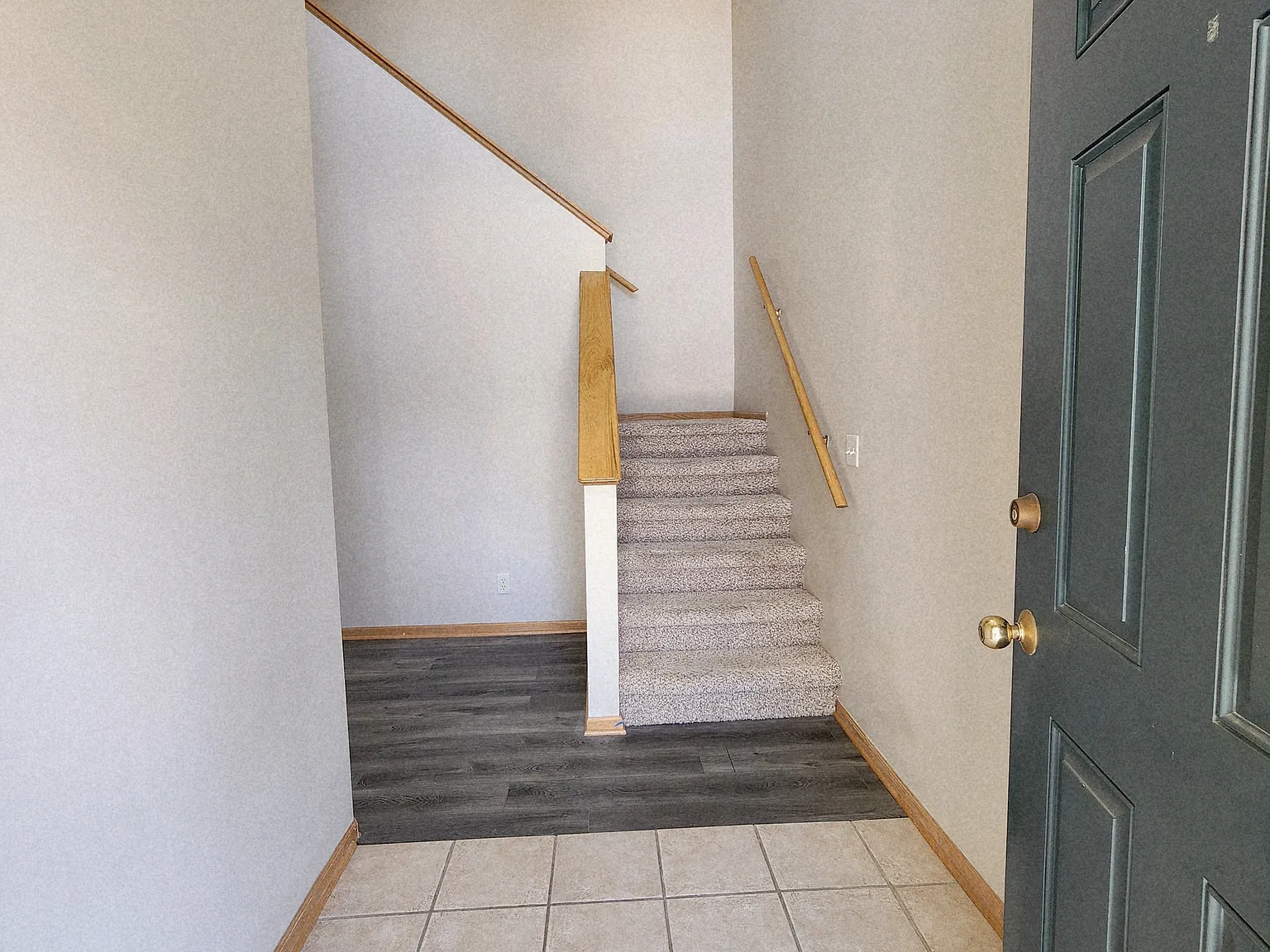 3 bed, 2.5 bath, 1739 sqft, $1,920 — Photo 2