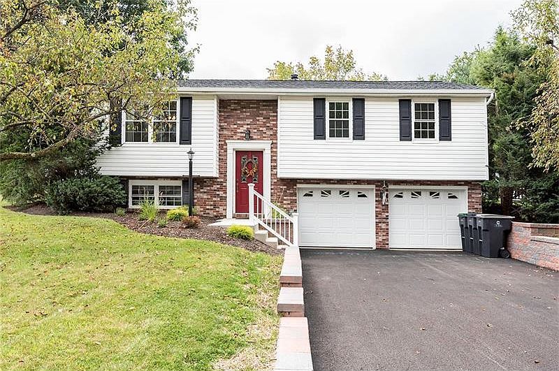 1st image of 204 Brookston Dr
