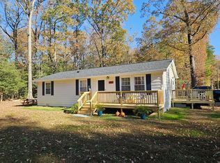 25 Little John St, Reedville, VA 22539
