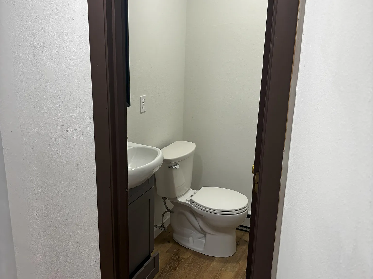 2 bed, 1.5 bath, 1040 sqft, $1,300 — Photo 4