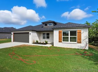 16105 E Oklahoma Pl, Tulsa, OK 74116