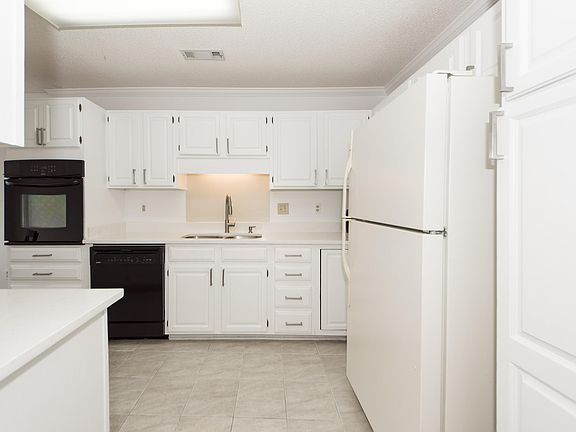 4th image of 2441 Hansard Dr