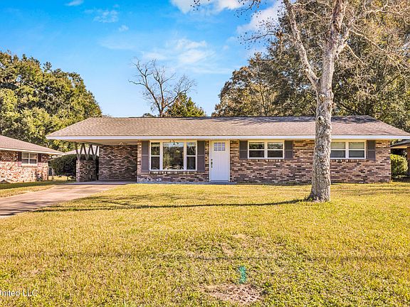 2nd image of 208 Saint Augustine Dr
