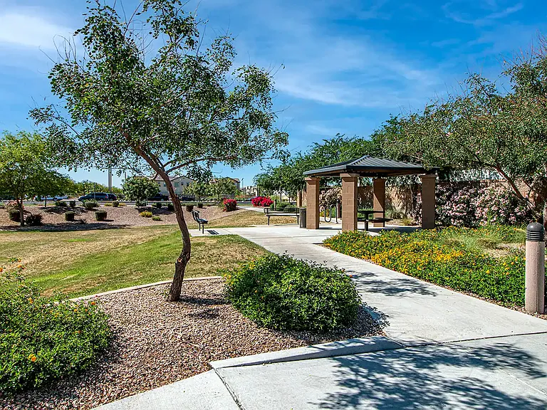 3915 E Liberty Ln — Photo 28