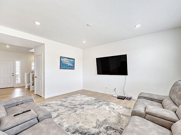 4th image of 340 Paloma Way