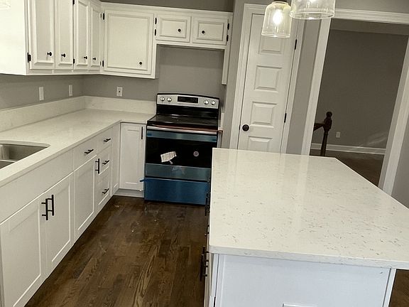 3rd image of 5024 Countryside Dr