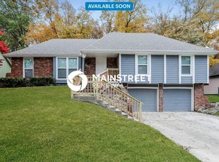 517 N Clayview Dr, Liberty, MO 64068