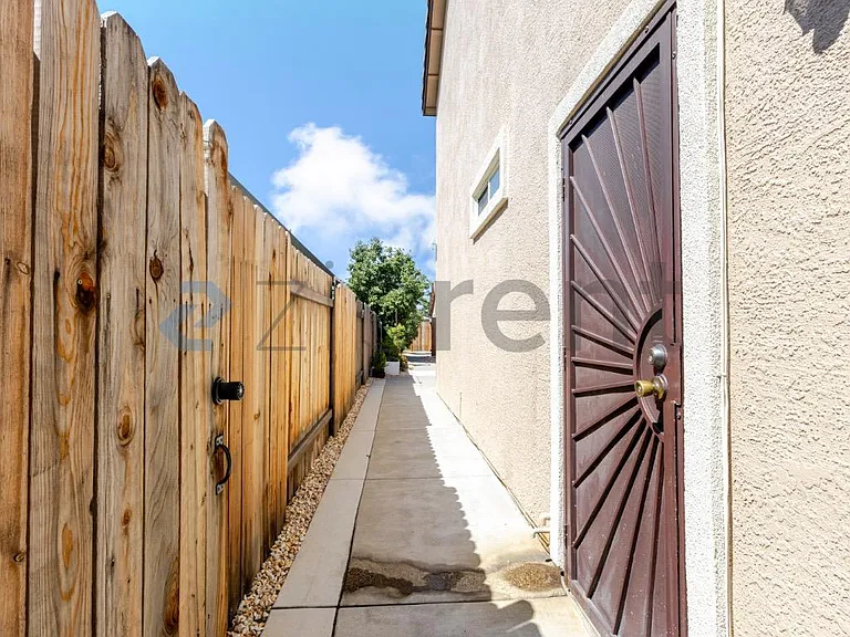 8385 Laporte Way #ADU — Photo 2