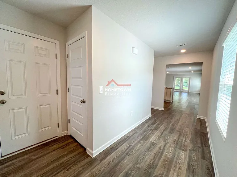 5257 Peach Dr — Photo 2