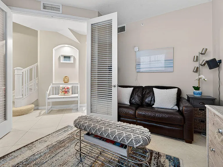 11860 Valencia Gardens Ave — Photo 24