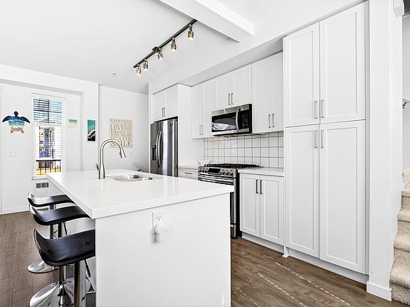 4th image of 11272 240th St #7