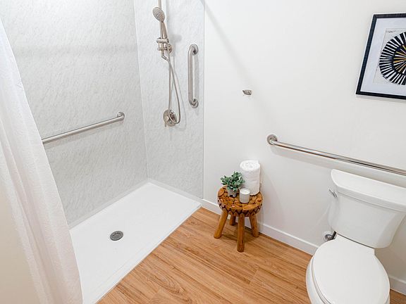 4th image of 2016 E Wildermuth Ave #2138