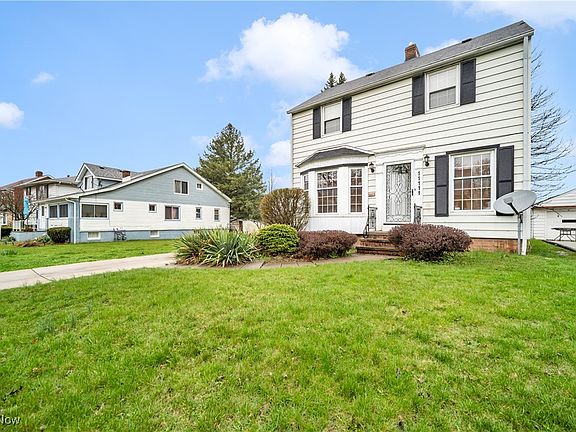 3rd image of 11111 Lincoln Ave