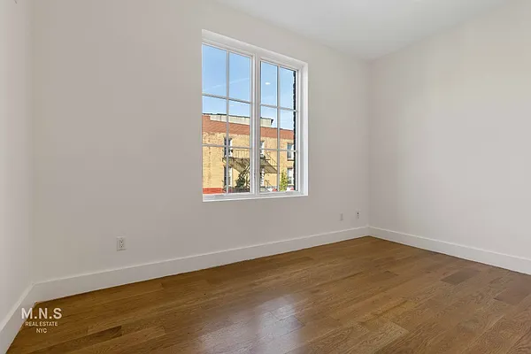 Rented by MNS | media 5