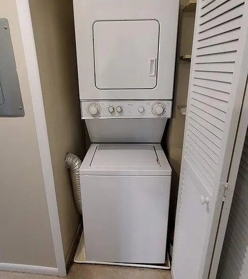 207 Salem Ct #11 — Photo 9