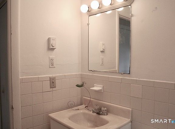 4th image of 98 Belair Drive #98
