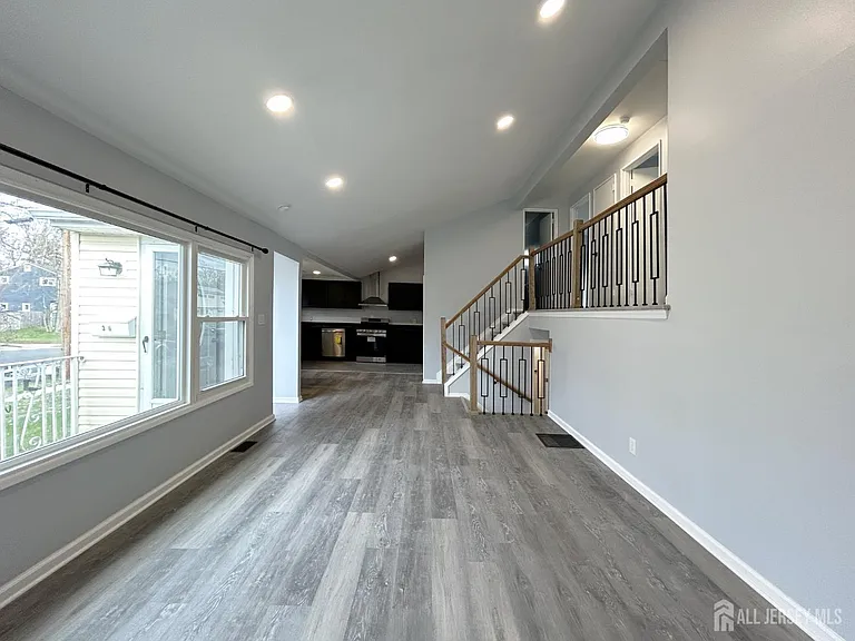 36 Arden St — Photo 4