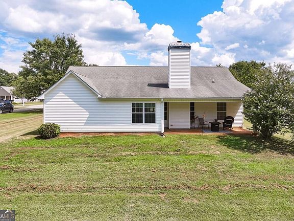 3rd image of 323 Tallassee Ln