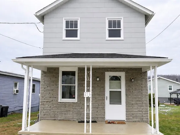 216 S 8th St, West Newton, PA 15089