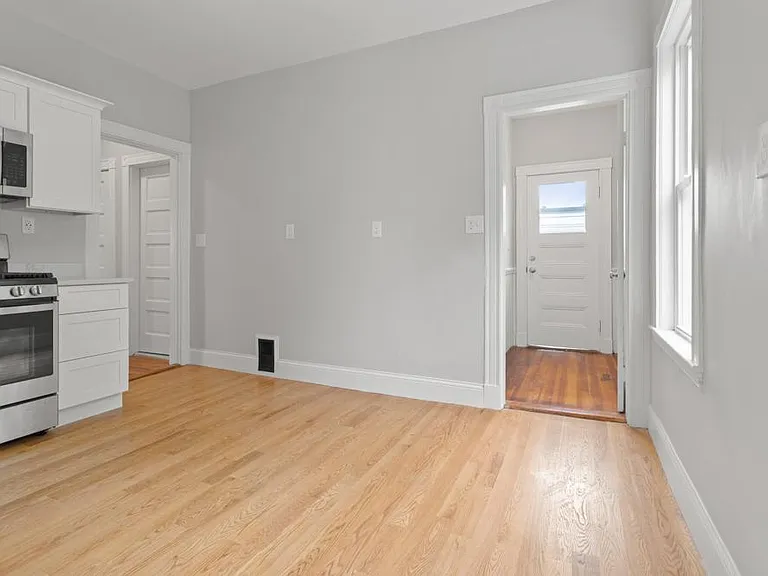 68 Saxton St #2 — Photo 11