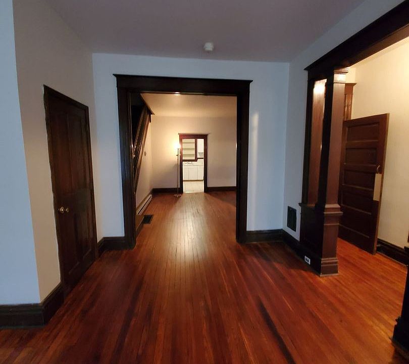 1st image of 423 S Potomac St #1