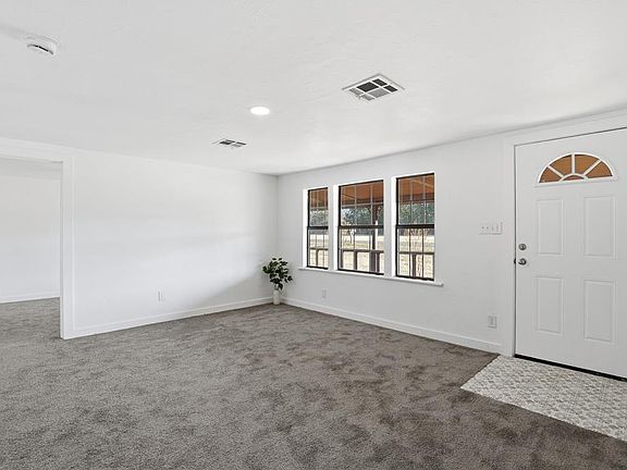 4th image of 1701 N Post Rd